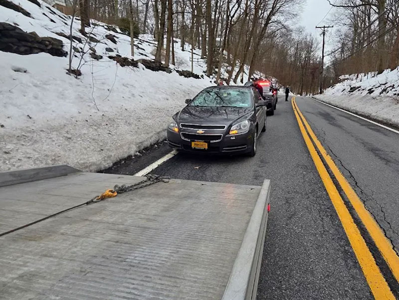 Castle Auto and Towing Chappaqua New York Flatbed Tow Truck Police Towing